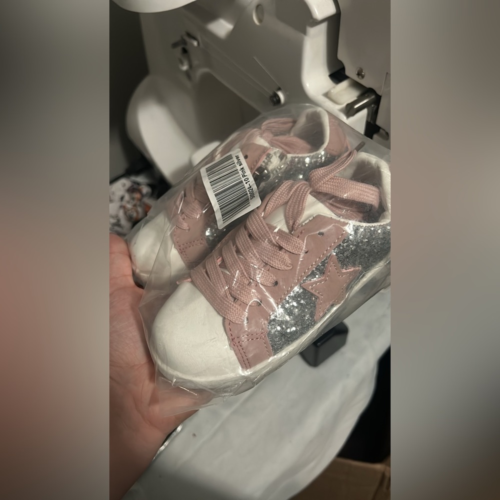 Size 10 kids sneakers
